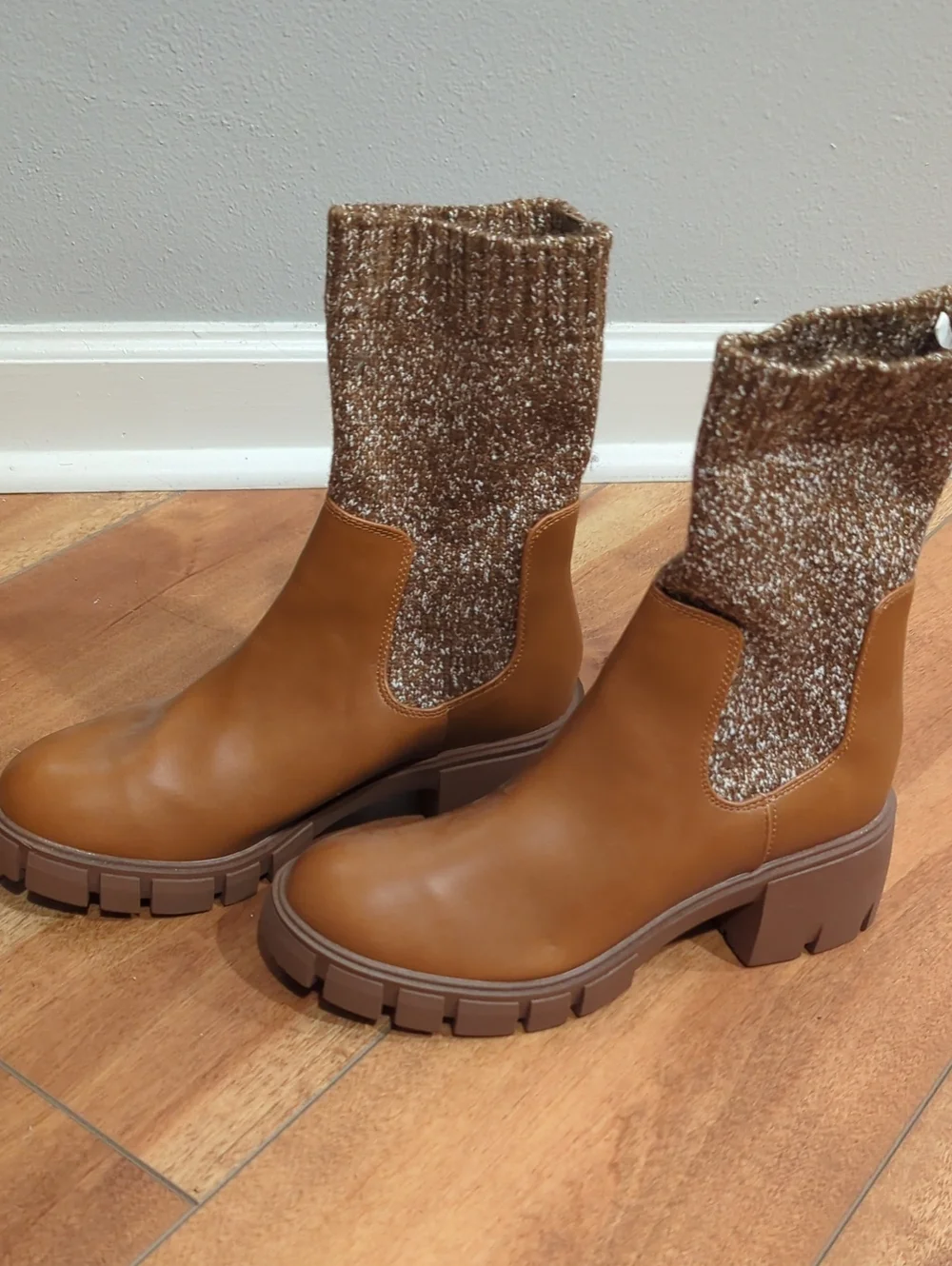Universal Thread Woven Chelsea Boots